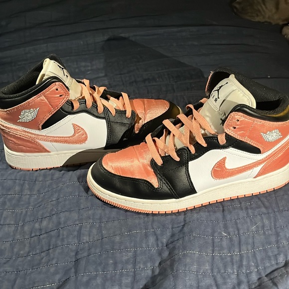 Air Jordan - Picture 1 of 2